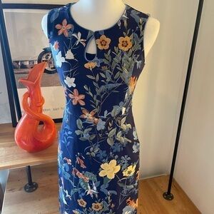 Lands' End Blue Floral Juniper Botanical
Pockets Keyhole Sheath Dress Size 2
